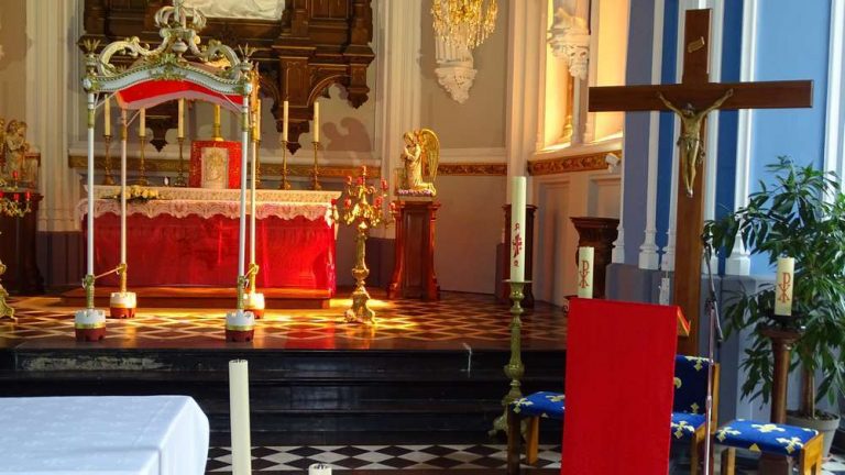 Prière du Vendredi Saint - Notre Dame des Roses - San Damiano (Italie)